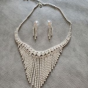 Necklace and earring set